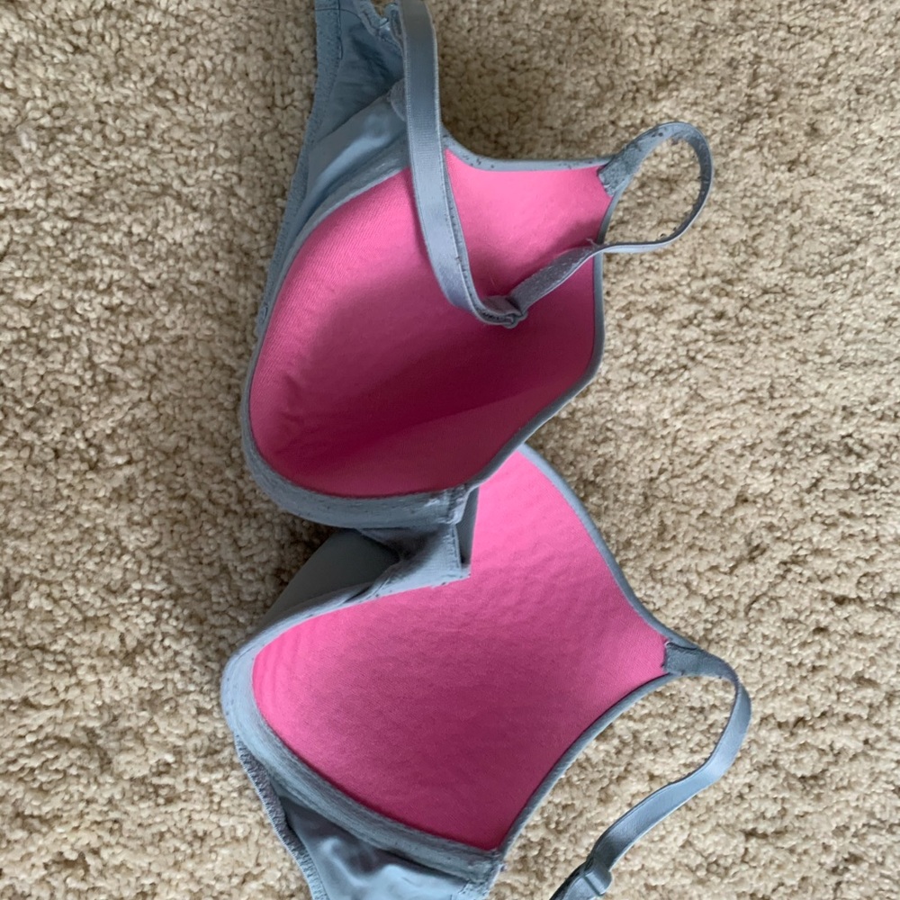 Pink Bra - Picture 2 of 4
